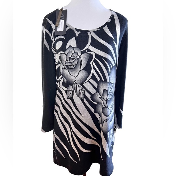 NWT Papa Vancouver Gorgeous Tunic Sweater - Size Small in Monochrome - Picture 3 of 9